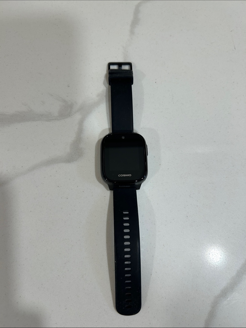 Cosmo Black Smartwatch with Silicone Band - Everyday Fitness Companion